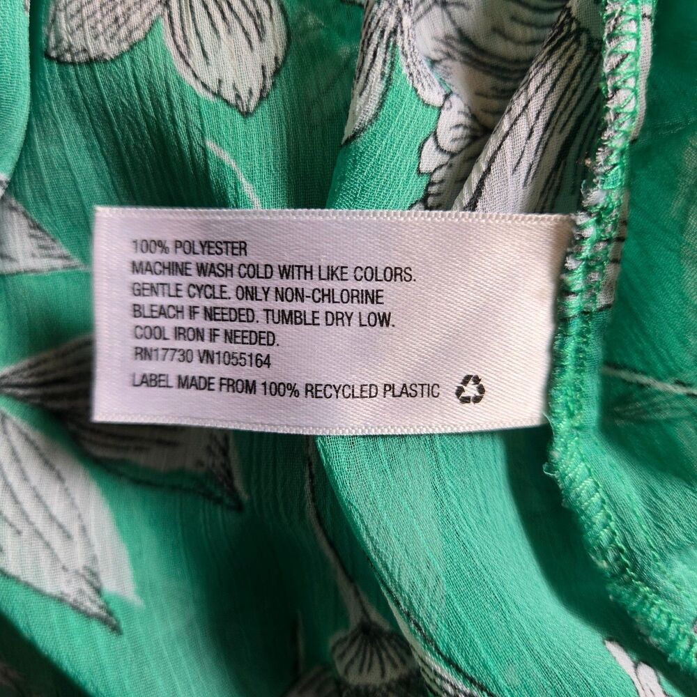 Mesh Floral Button Top - Picture 6 of 6